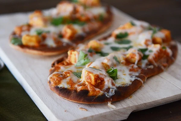 Chicken Tikka Pizzas w/Grapes
